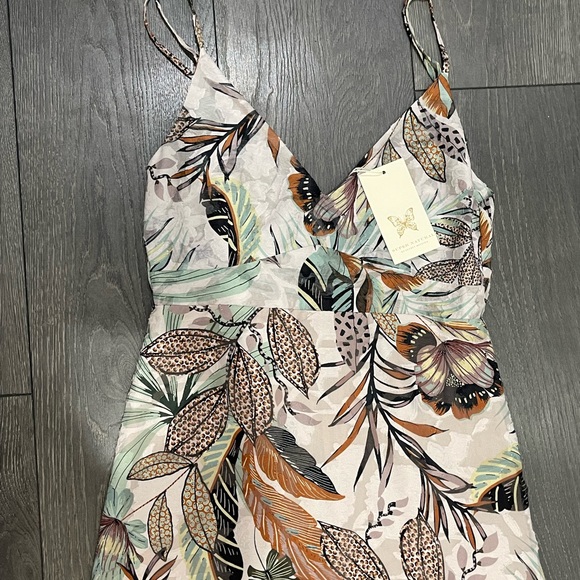 Name brand tropical dress, size Small - Picture 3 of 3